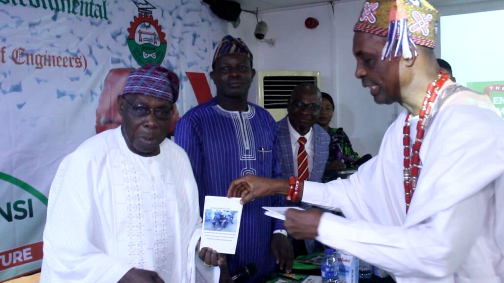 Obasanjo with Nigerian engineers